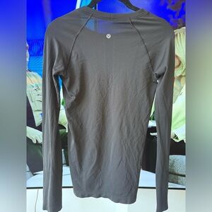 Lululemon Long Sleeve Shirt size 6